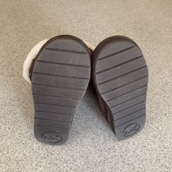 Michael Kors brown suede shearling lined winter boots - Picture 5 of 6